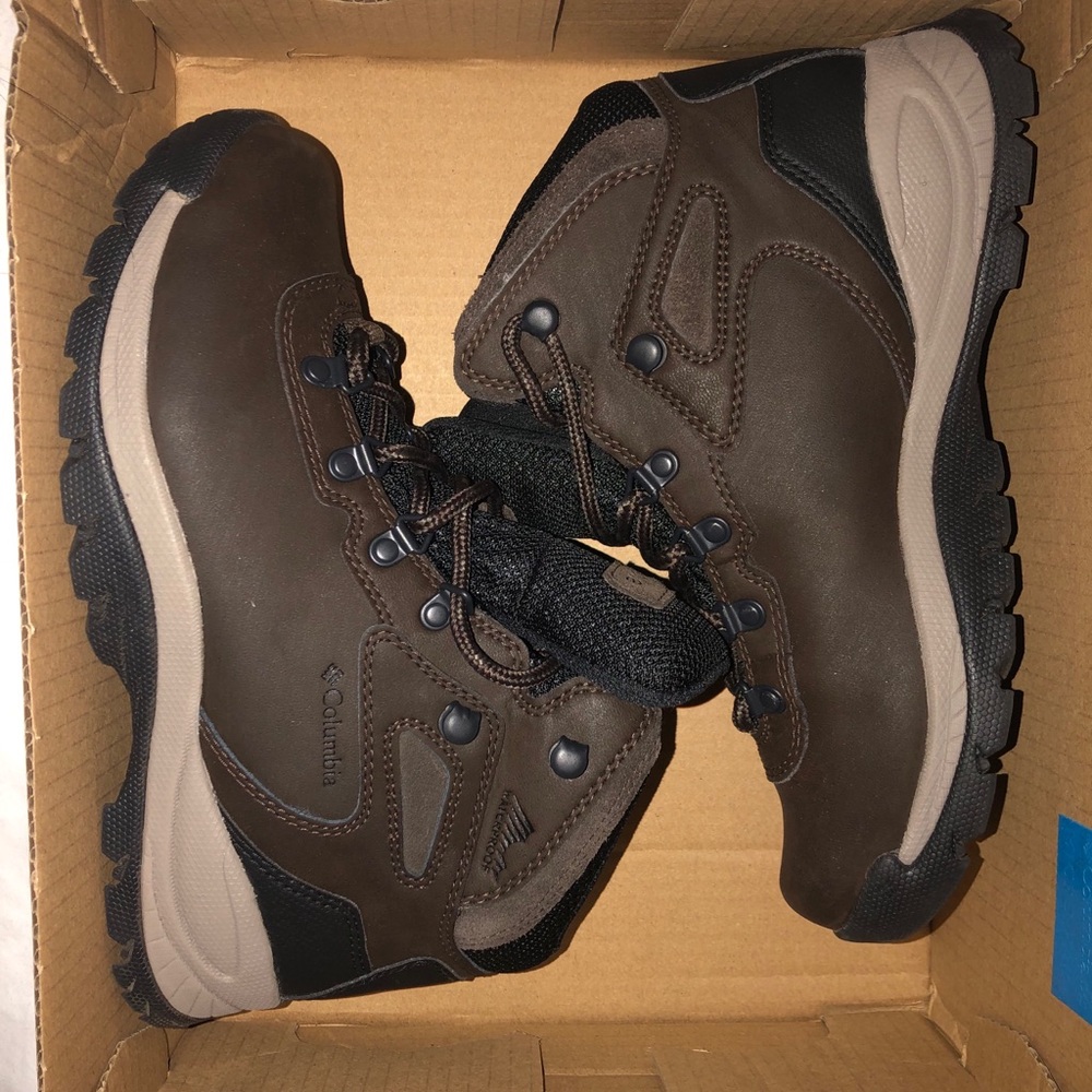 Columbia Newton Ridge Plus Wide - Women’s